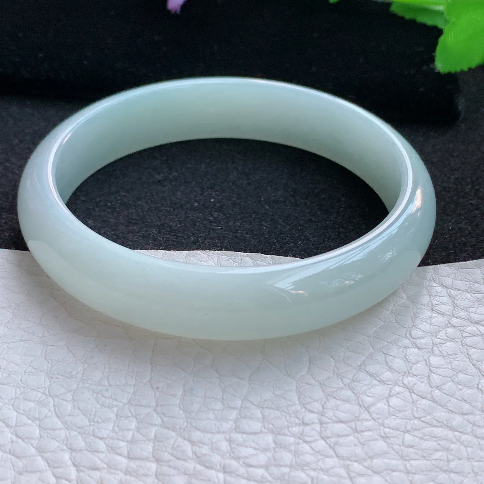 nr自然光59.5*12:6*6.7平安镯 翡翠a货玉手镯浅绿宽边珠宝玉手环