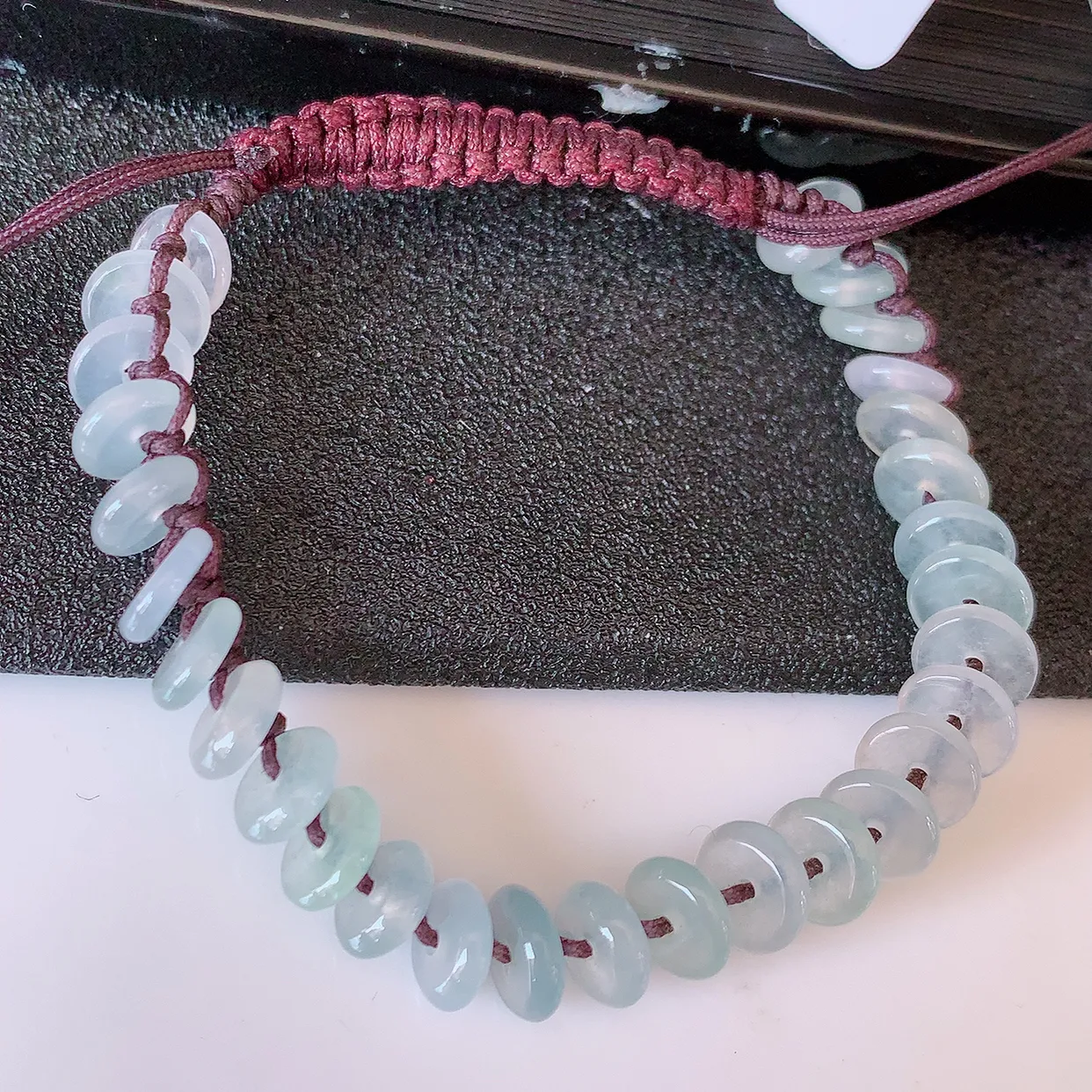 自然光实拍，冰种翡翠平安扣手串手链，种老水足，冰清玉润  颜色漂亮  #49.7取一尺寸6.8