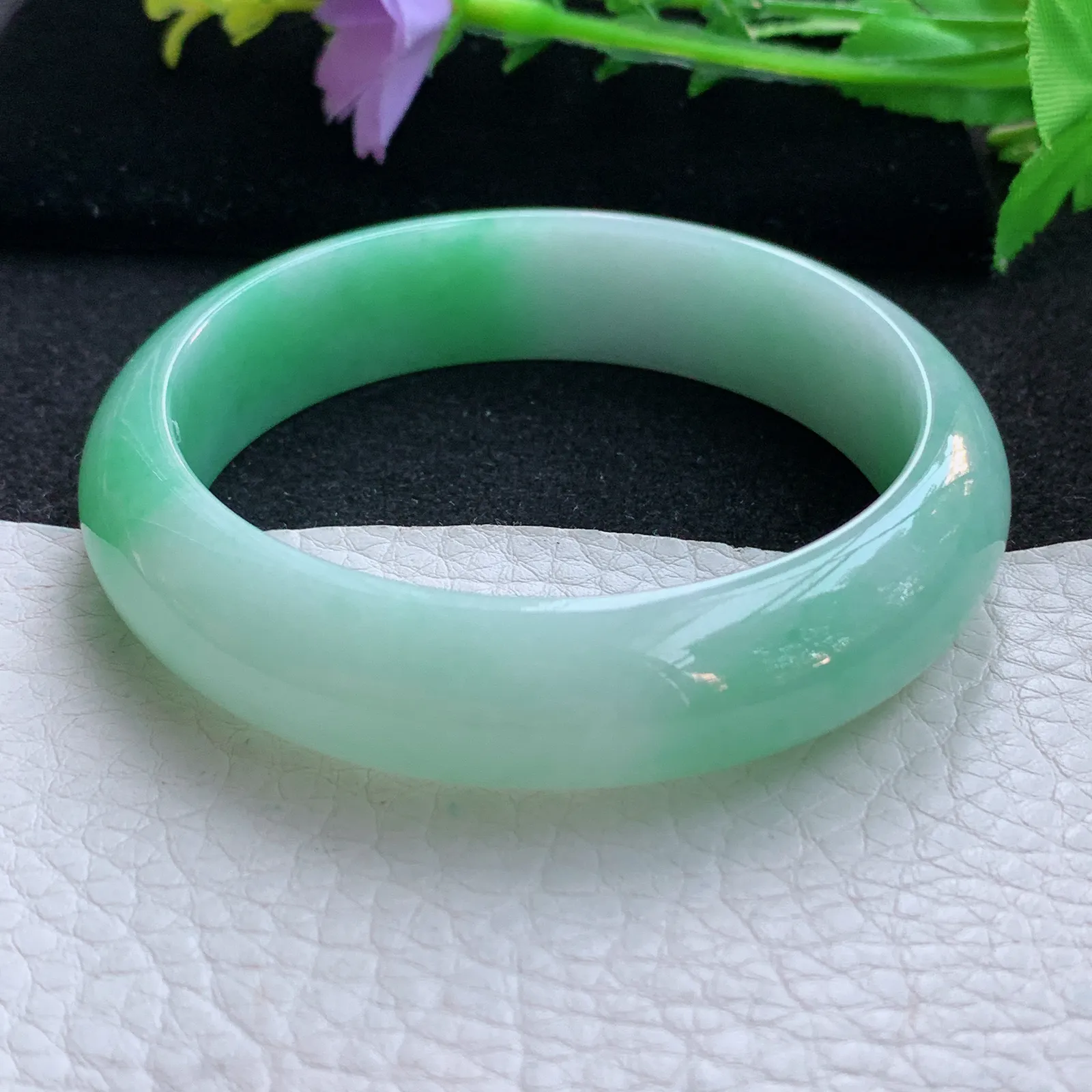 js自然光59*15*7.8轮胎镯 翡翠a货玉手镯冰绿宽边珠宝玉手环