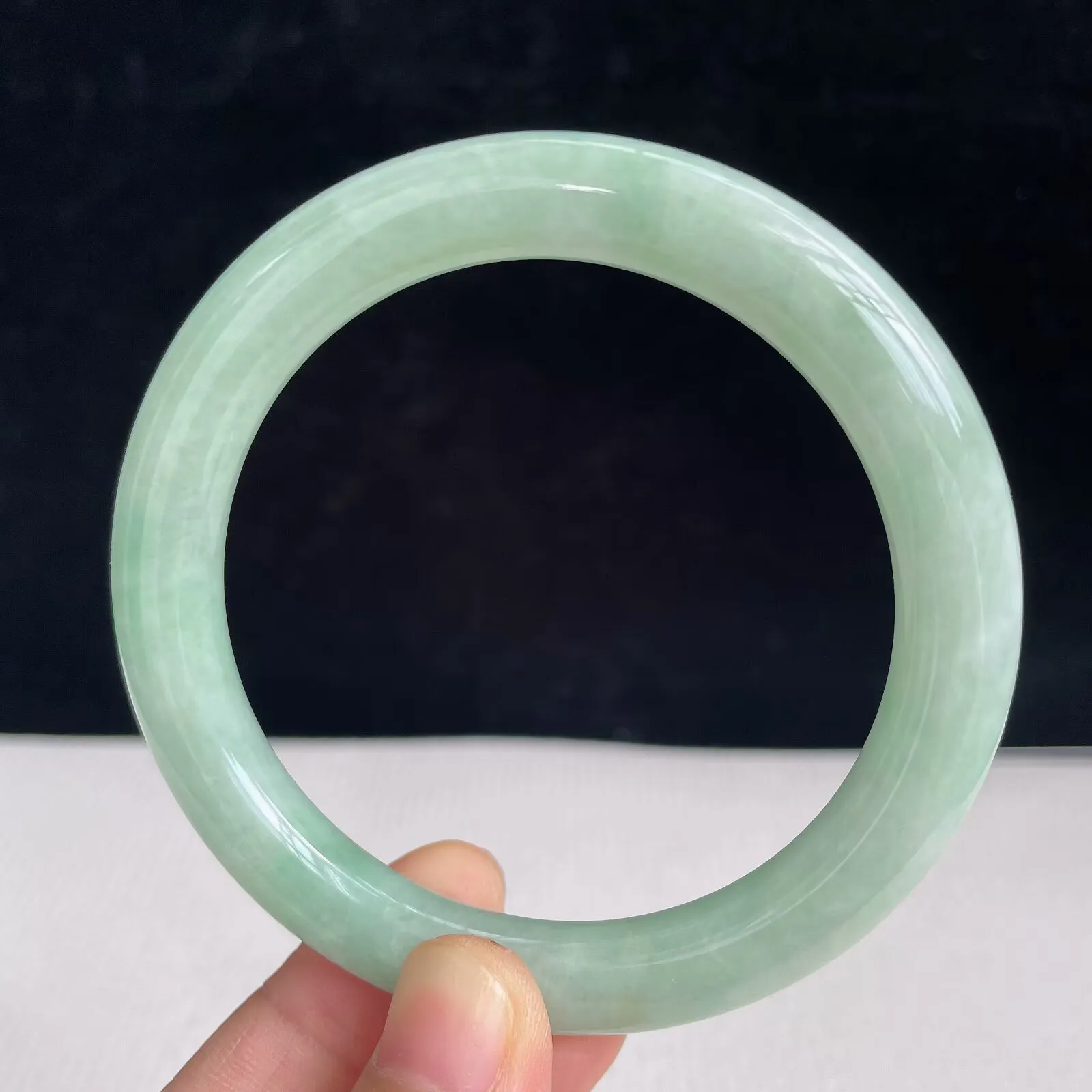 56圈飘绿玉镯翡翠A货苹果绿好种色手镯44.16 g