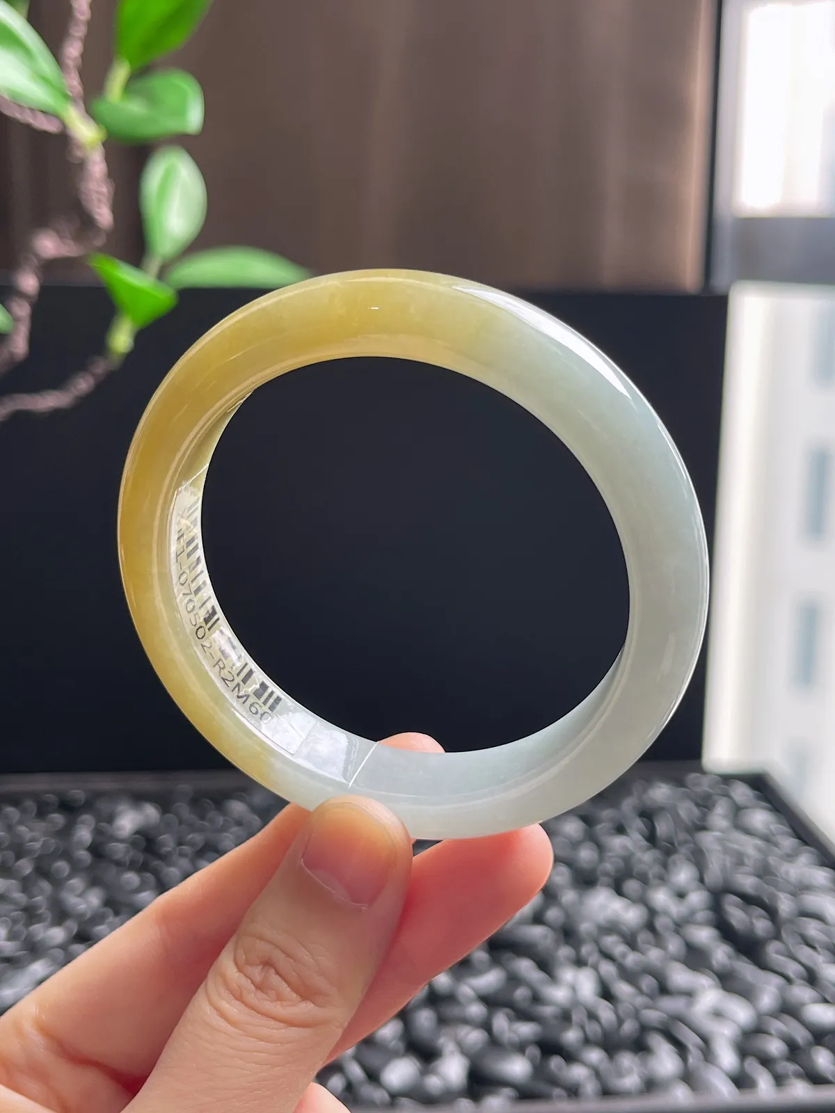 正圈54.7圈口，翡翠冰糯种黄色手镯