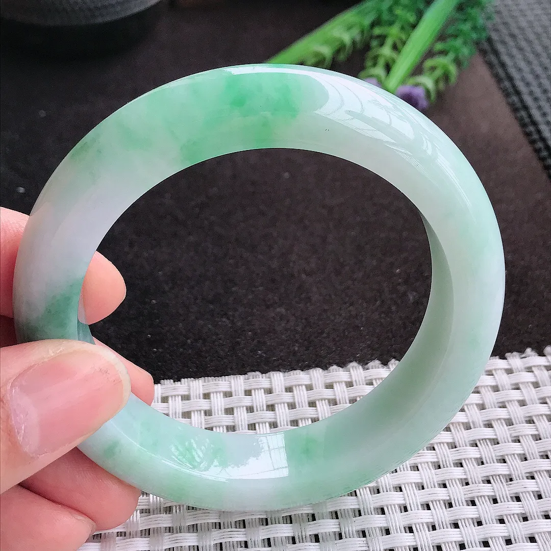 天然A货翡翠58/13.8/1.0.2老坑精美温润飘花手镯宽边玉镯