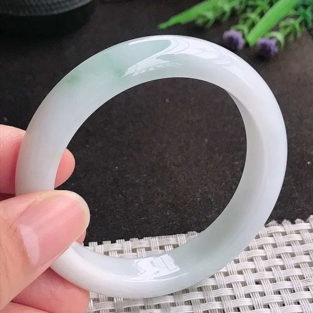 天然A货翡翠55/11.7/8.8老坑秀气温润飘花手镯宽边玉镯