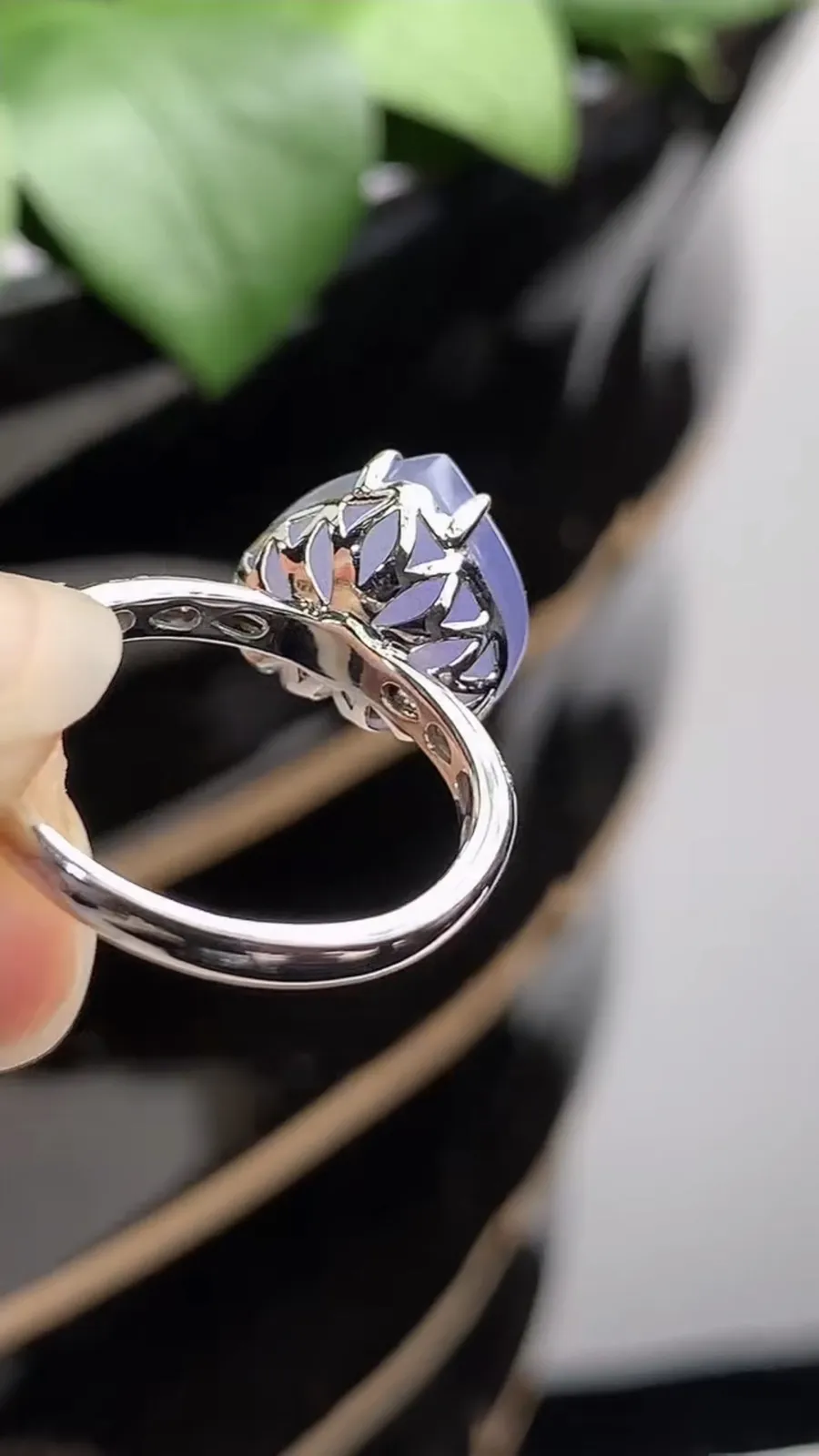 a货翡翠老坑种18K金伴钻镶嵌紫罗兰爱心戒指 圈口17.5裸石尺寸10.3×11.4mm 重量3.09g 1209