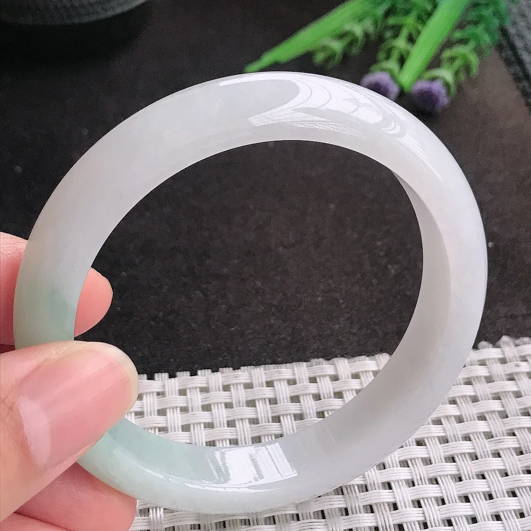 天然A货翡翠57/12.4/8.1老坑冰润起胶飘花手镯宽边玉镯