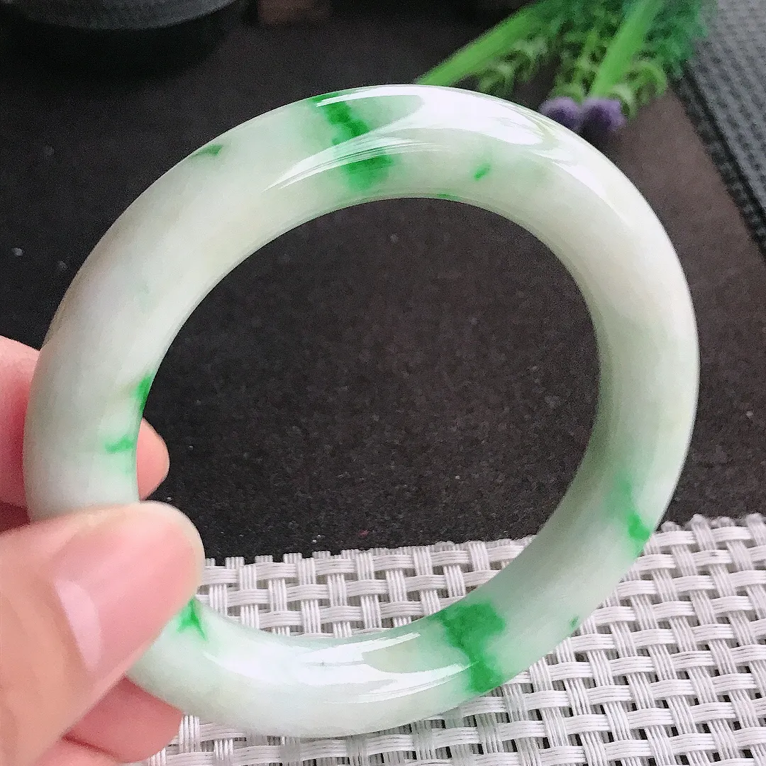 天然A货翡翠56.5/11.4老坑精美温润飘阳绿圆条手镯玉镯