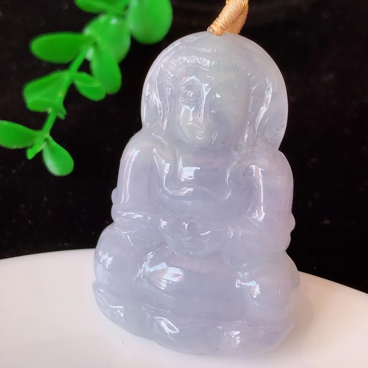 自然光实拍，冰润紫罗兰翡翠观音菩萨吊坠，赐福观音，玉润通透，慈祥端庄！#35.7