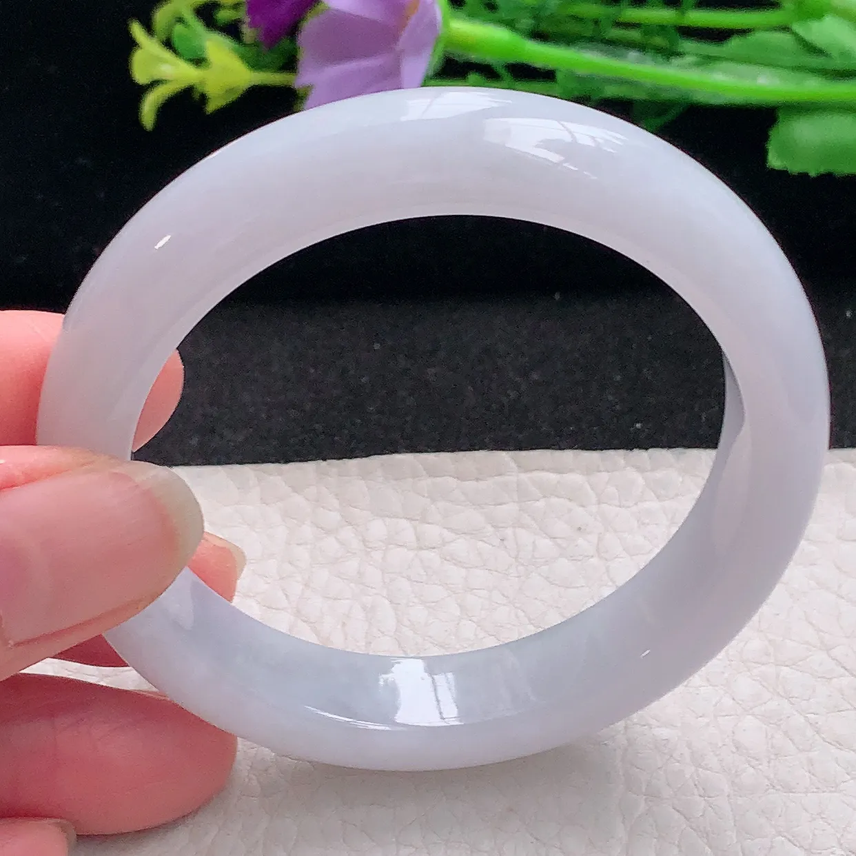 z自然光53.5*11.6*8平安镯 翡翠a货玉手镯淡紫秀气宽边珠宝玉手环