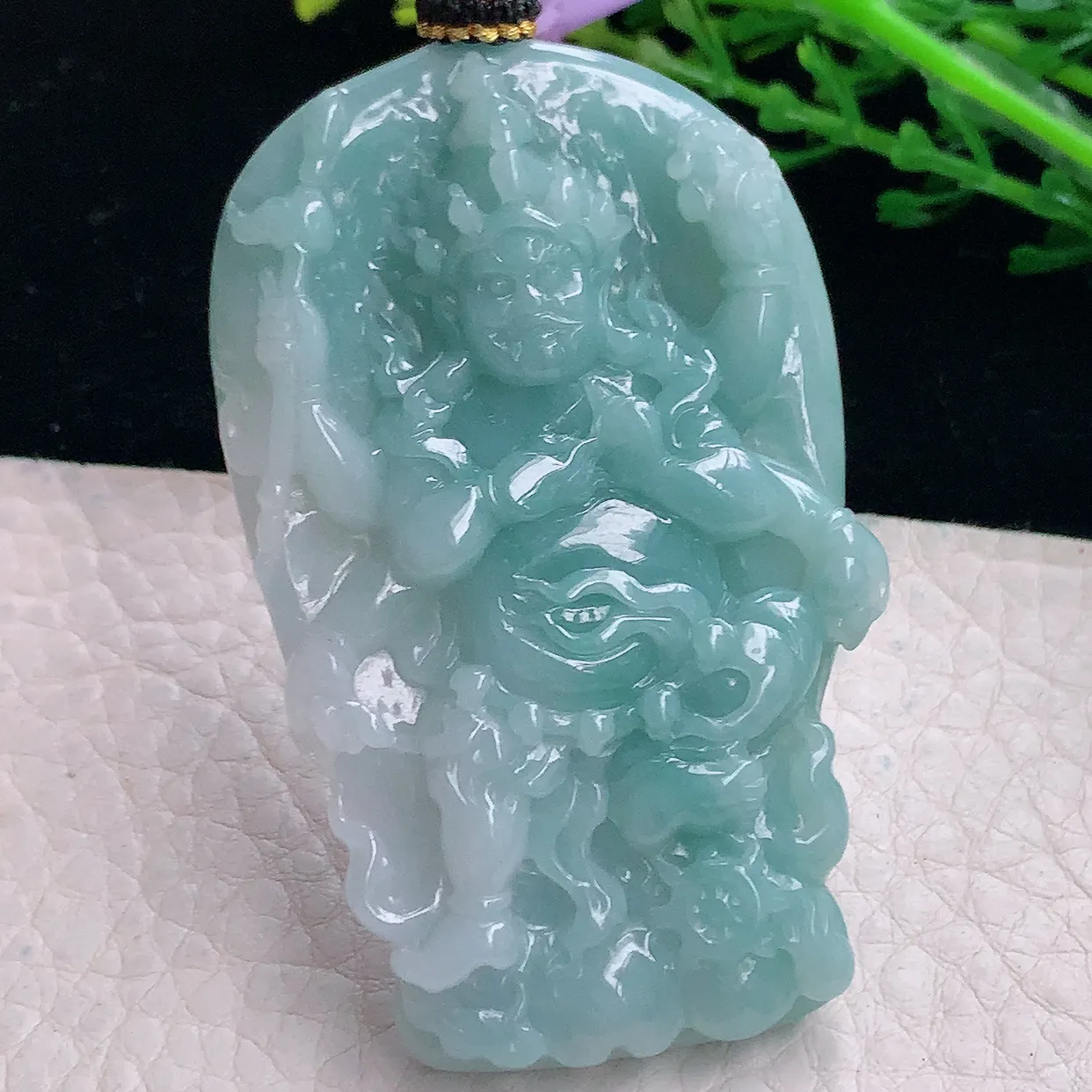 mut自然光61*38.3*9.6天然缅甸翡翠蓝韵不动冥王玉吊坠 玉挂件