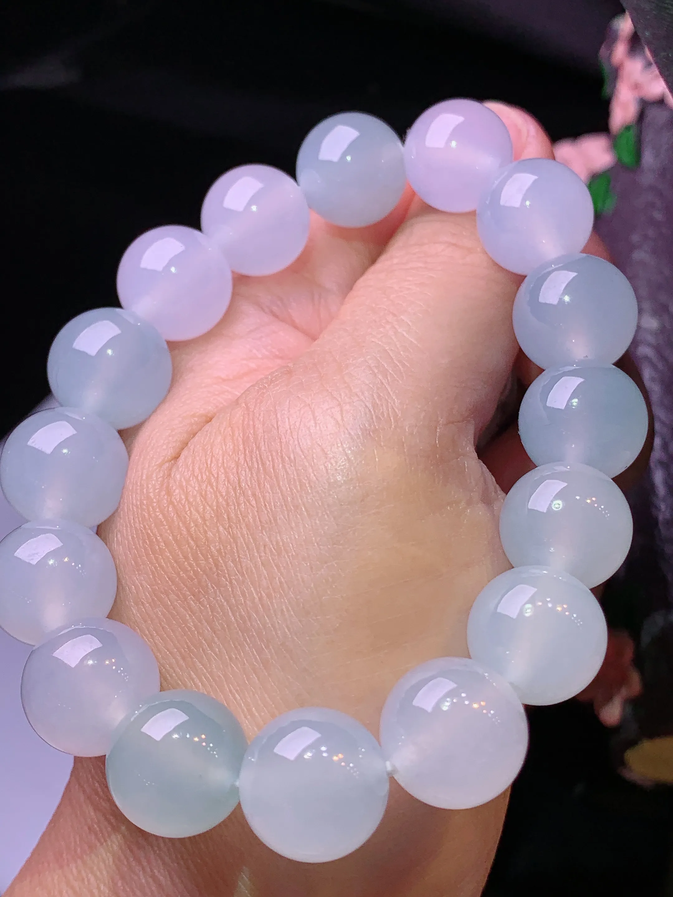 冰种圆珠手链 玉质细腻 水润亮眼 色泽艳丽 整体尺寸12.3