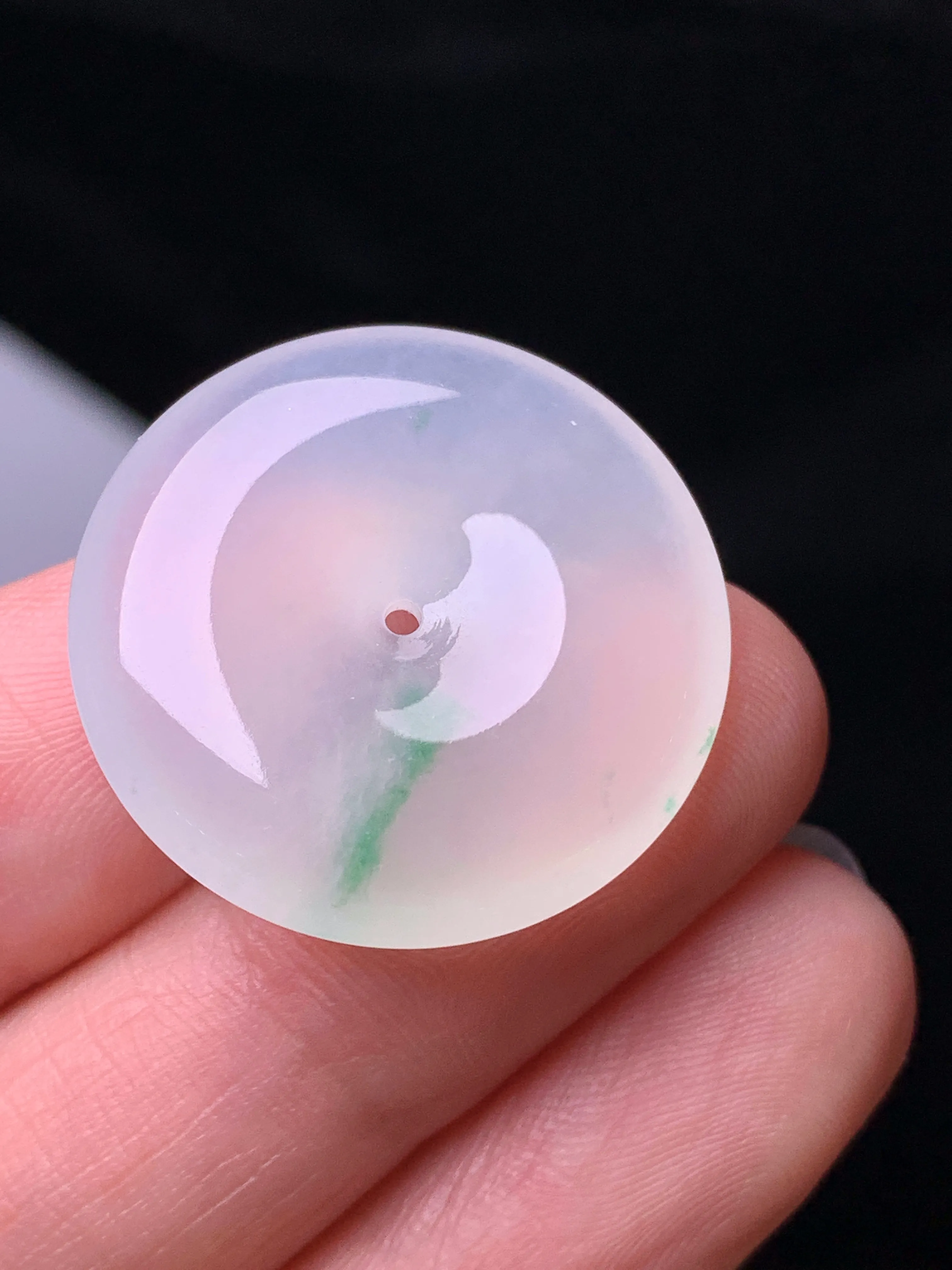 冰种平安扣吊坠 玉质细腻 水润亮眼 色泽艳丽 整体尺寸24.3*5.3