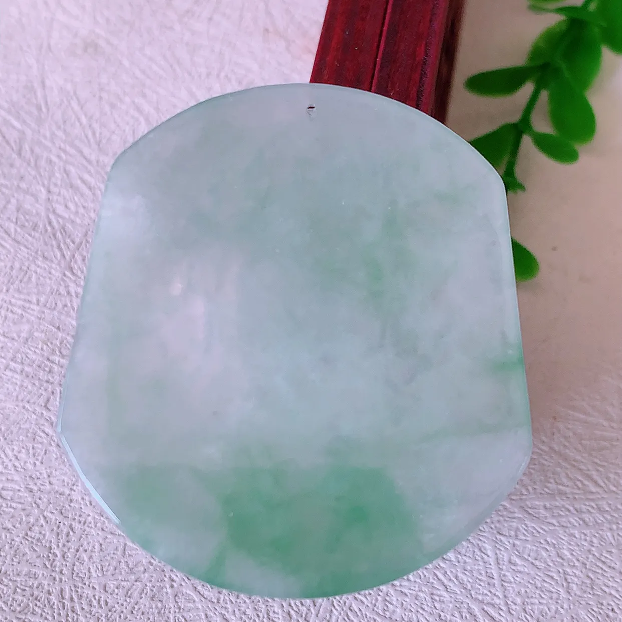 自然光实拍，冰飘花翡翠观音菩萨吊坠，赐福观音，玉润通透，慈祥端庄！#46.7