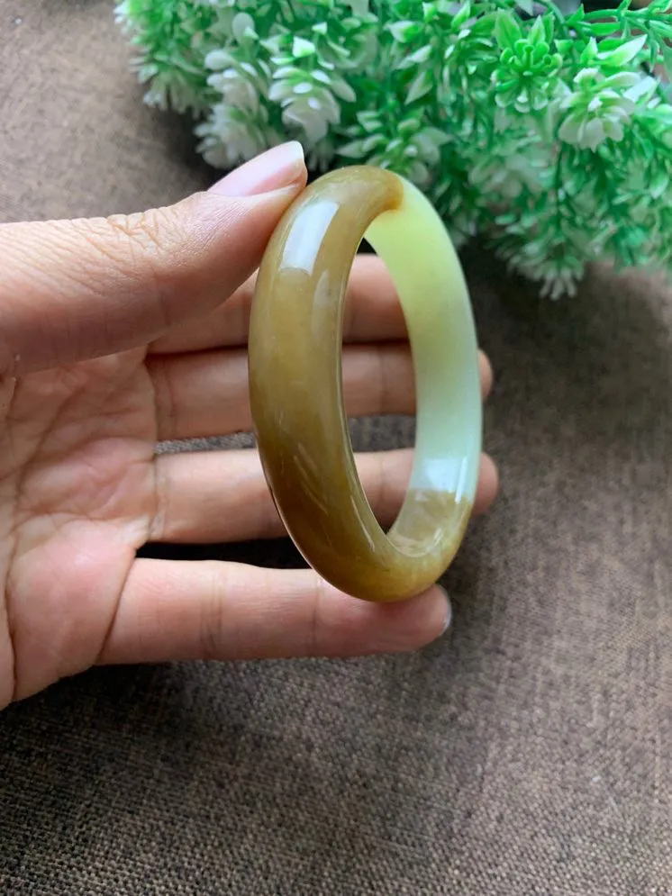 新疆和田玉57.5圈口且末糖料手镯，糖色牛