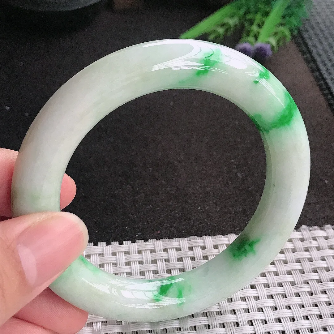 天然A货翡翠56.5/11.4老坑精美温润飘阳绿圆条手镯玉镯