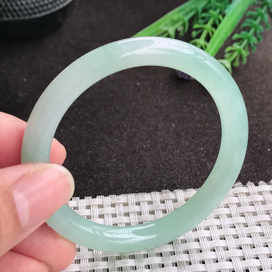 天然A货翡翠51.5/7.6/7.7老坑冰纯起胶冰晴绿圆条手镯小圈口细条玉镯