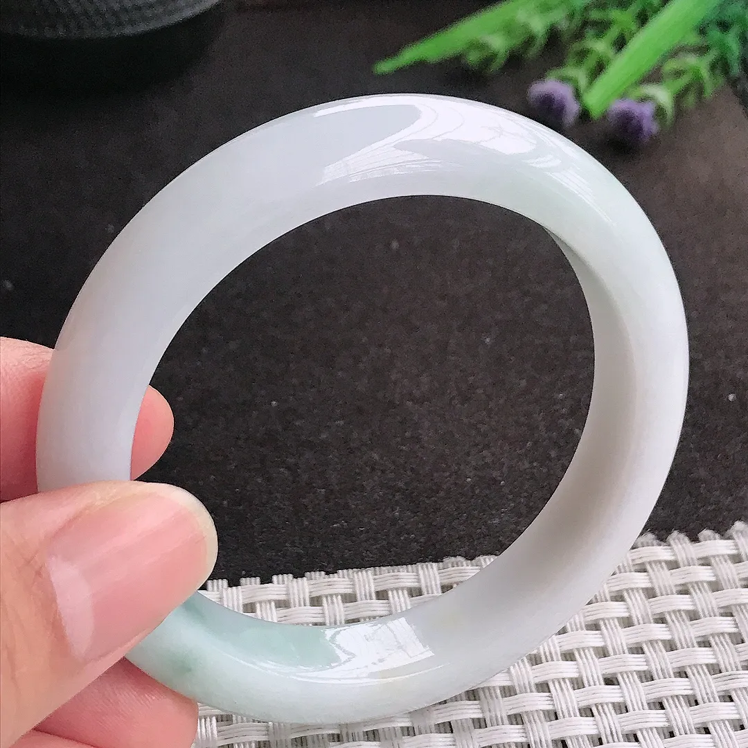 天然A货翡翠55/11.7/8.8老坑秀气温润飘花手镯宽边玉镯