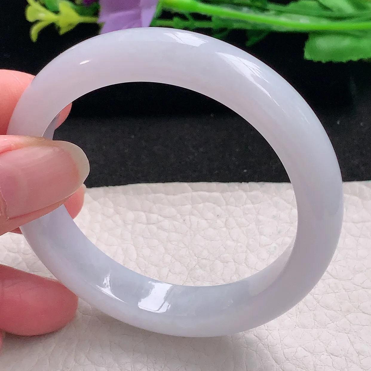 z自然光53.5*11.6*8平安镯 翡翠a货玉手镯淡紫秀气宽边珠宝玉手环