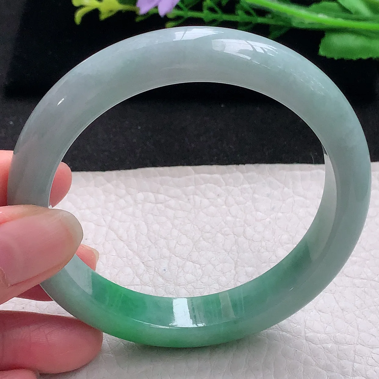 nr大圈口61.5*12.6*8.8平安镯 翡翠a货玉手镯辣绿宽边珠宝玉手环