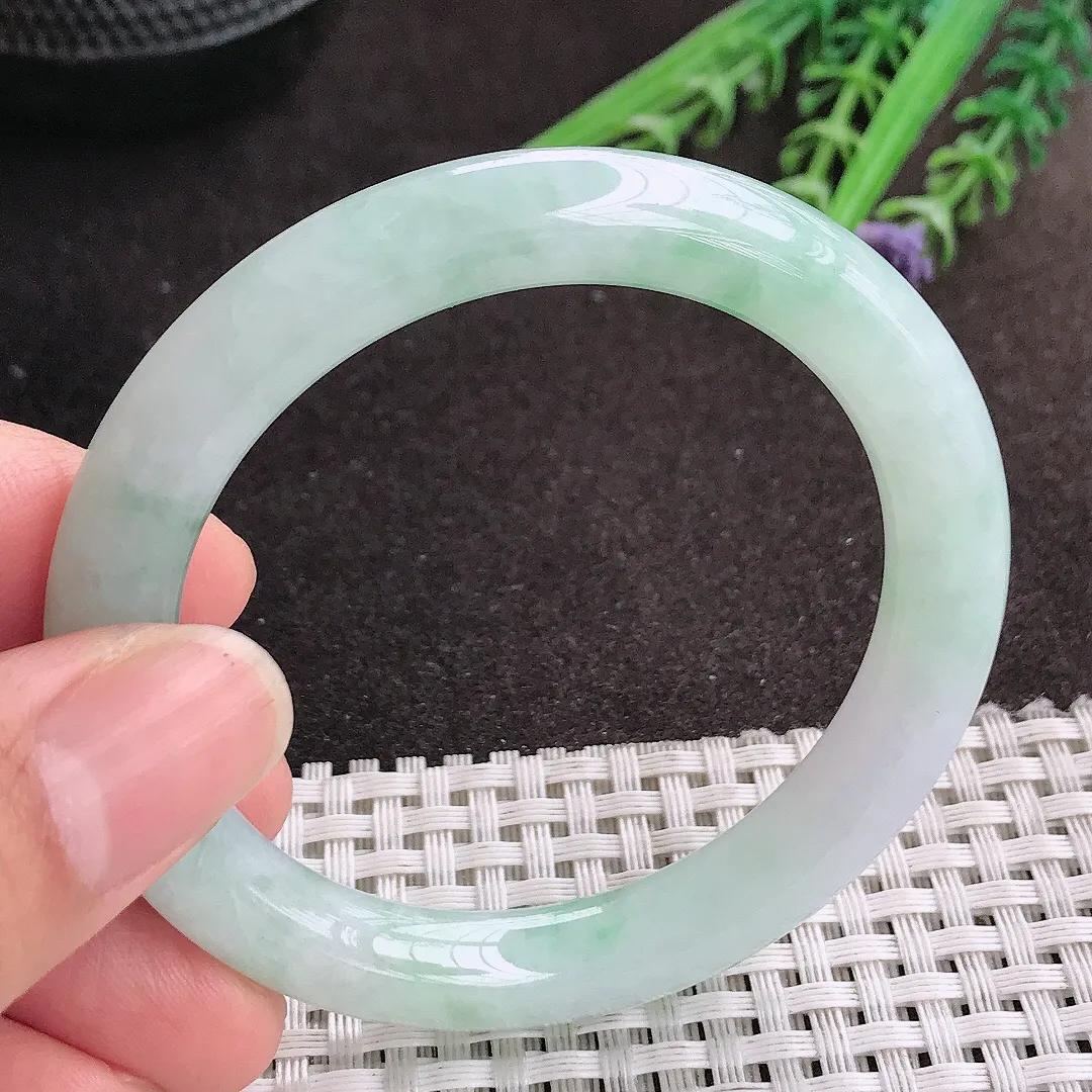 天然A货翡翠51.5/8.8小圈口老坑秀气冰润飘花圆条手镯玉镯