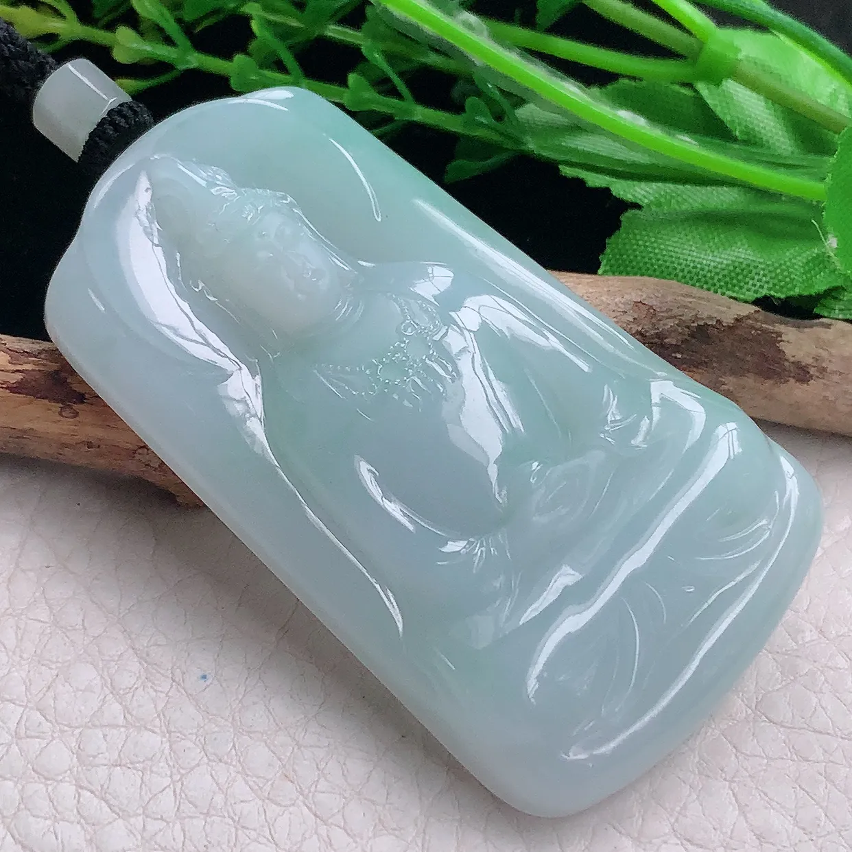 mut自然光66.5*38*9天然缅甸翡翠天空蓝韵正庄观音玉吊坠 玉挂件