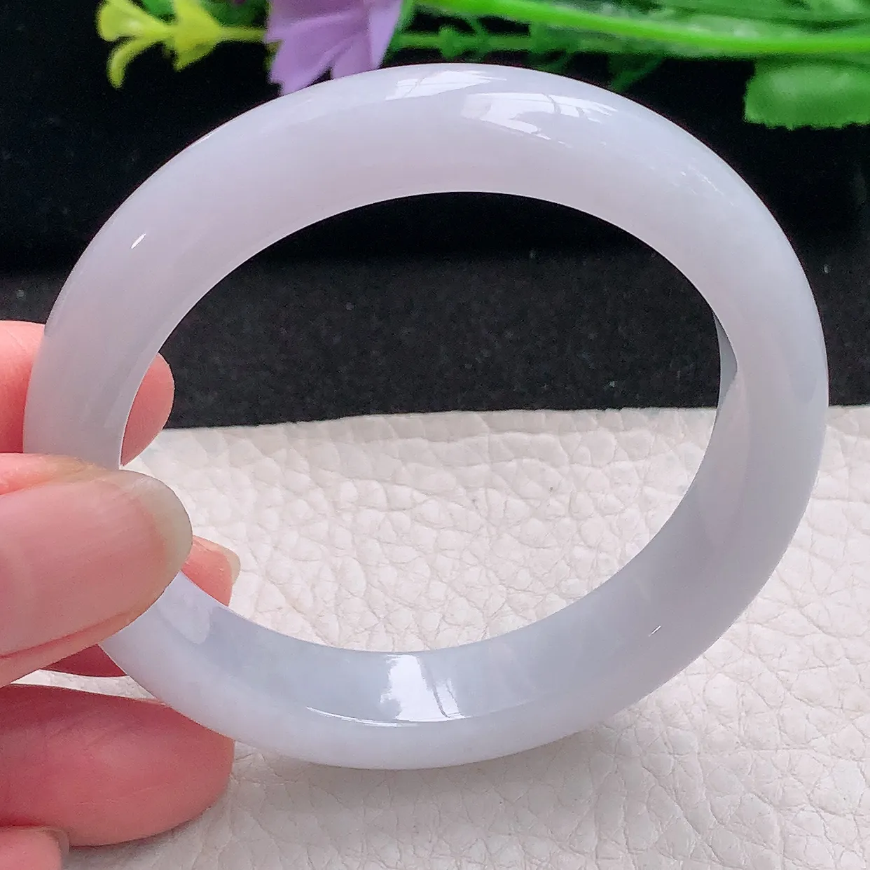 z自然光53.5*11.6*8平安镯 翡翠a货玉手镯淡紫秀气宽边珠宝玉手环