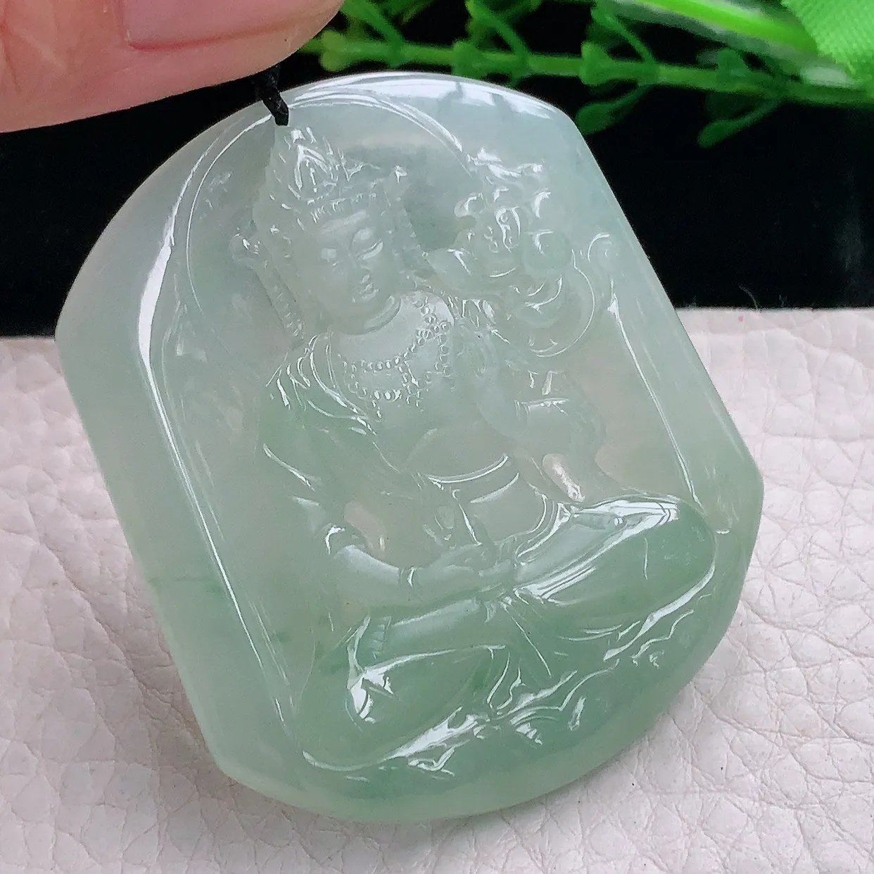 kh自然光51.6*43.9*5.3缅甸翡翠a货冰晴持莲观音 玉观音玉吊坠 玉挂件