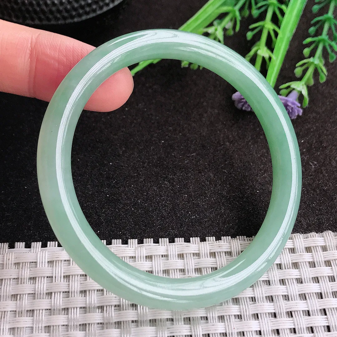 天然A货翡翠54/7/7.2老坑冰润起胶冰晴绿圆条手镯宽边玉镯