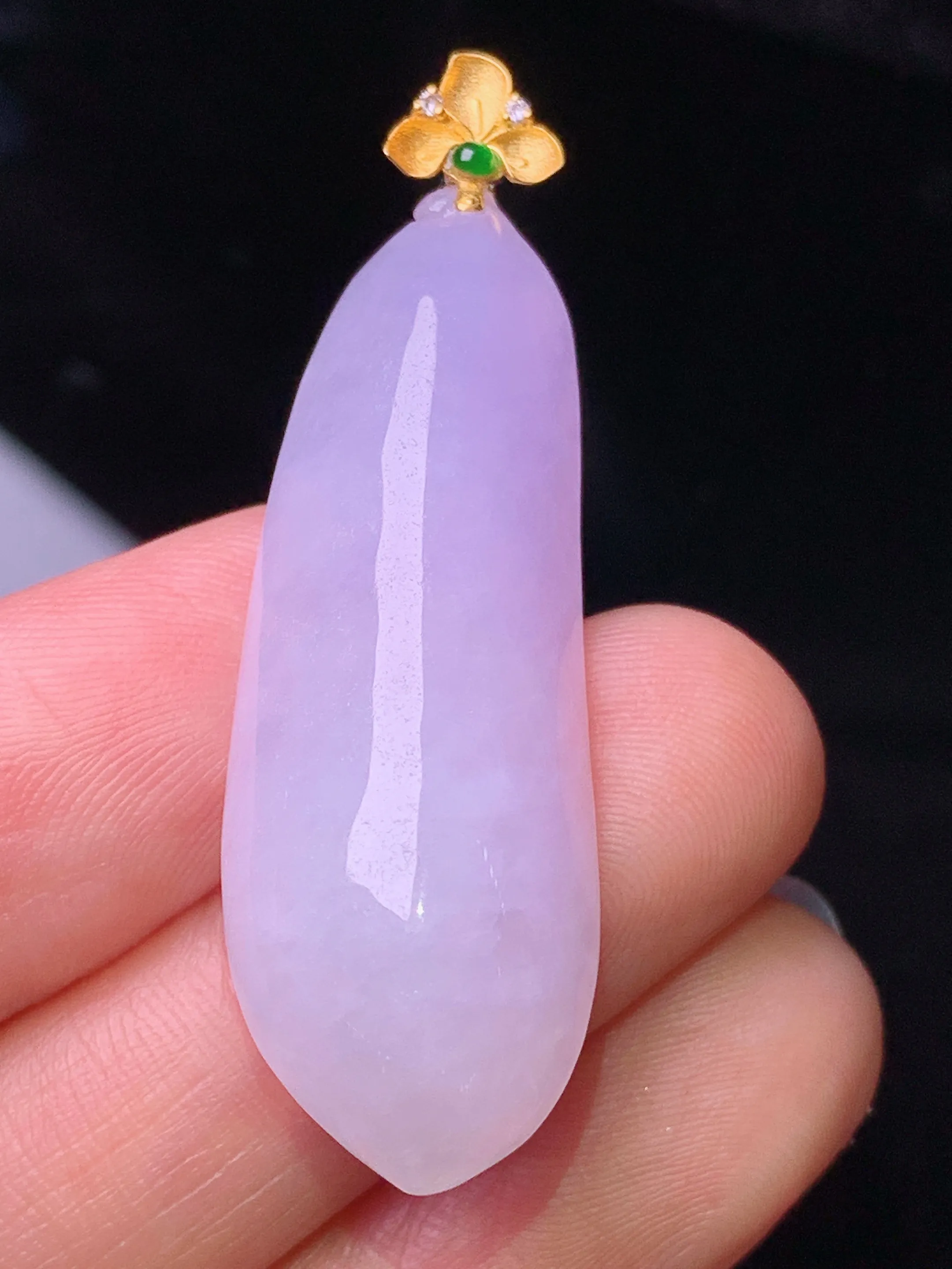 18k金镶嵌紫罗兰福瓜吊坠 玉质细腻 水润亮眼 色泽艳丽 整体尺寸45.5*13.8*9