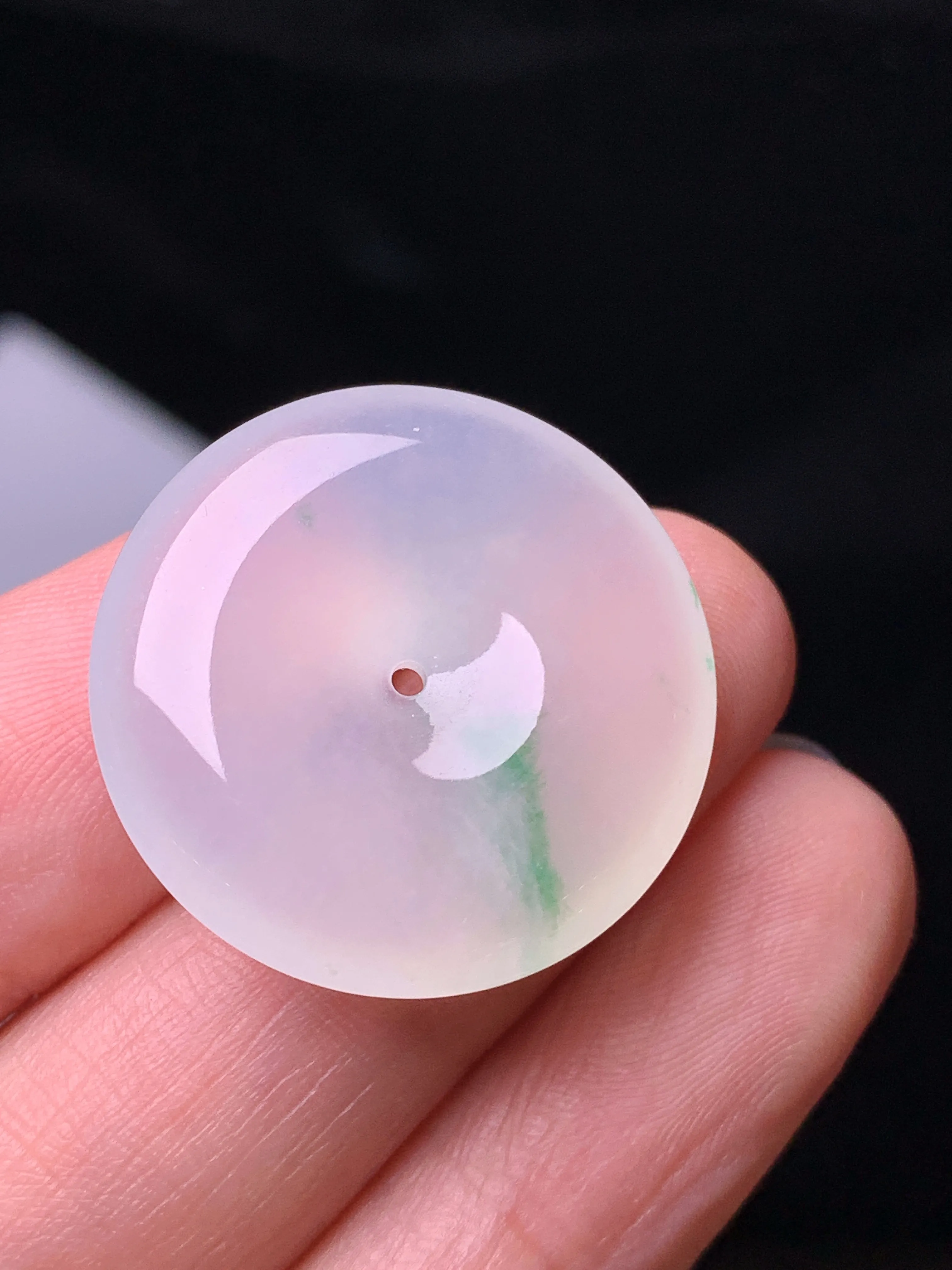 冰种平安扣吊坠 玉质细腻 水润亮眼 色泽艳丽 整体尺寸24.3*5.3