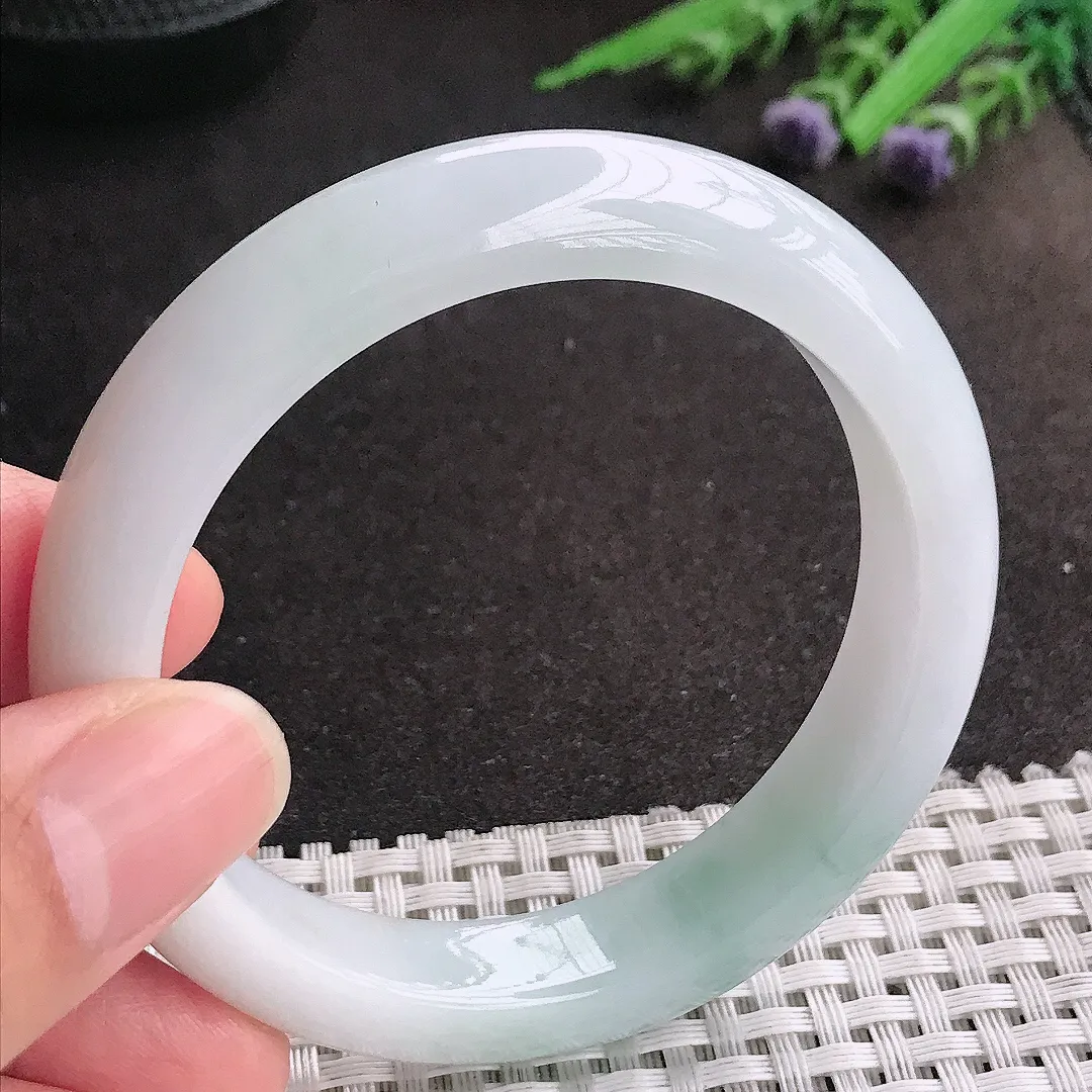 天然A货翡翠55/11.7/8.8老坑秀气温润飘花手镯宽边玉镯