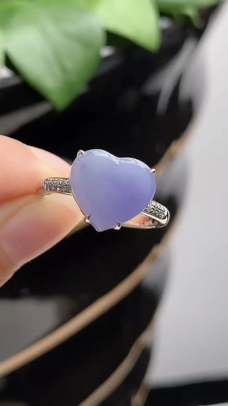 a货翡翠老坑种18K金伴钻镶嵌紫罗兰爱心戒指 圈口17.5裸石尺寸10.3×11.4mm 重量3.09g 1209