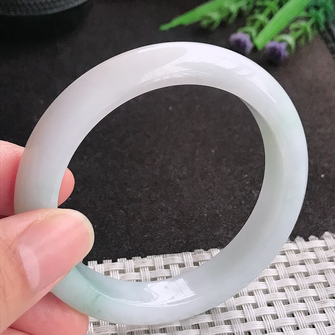 天然A货翡翠55/11.7/8.8老坑秀气温润飘花手镯宽边玉镯