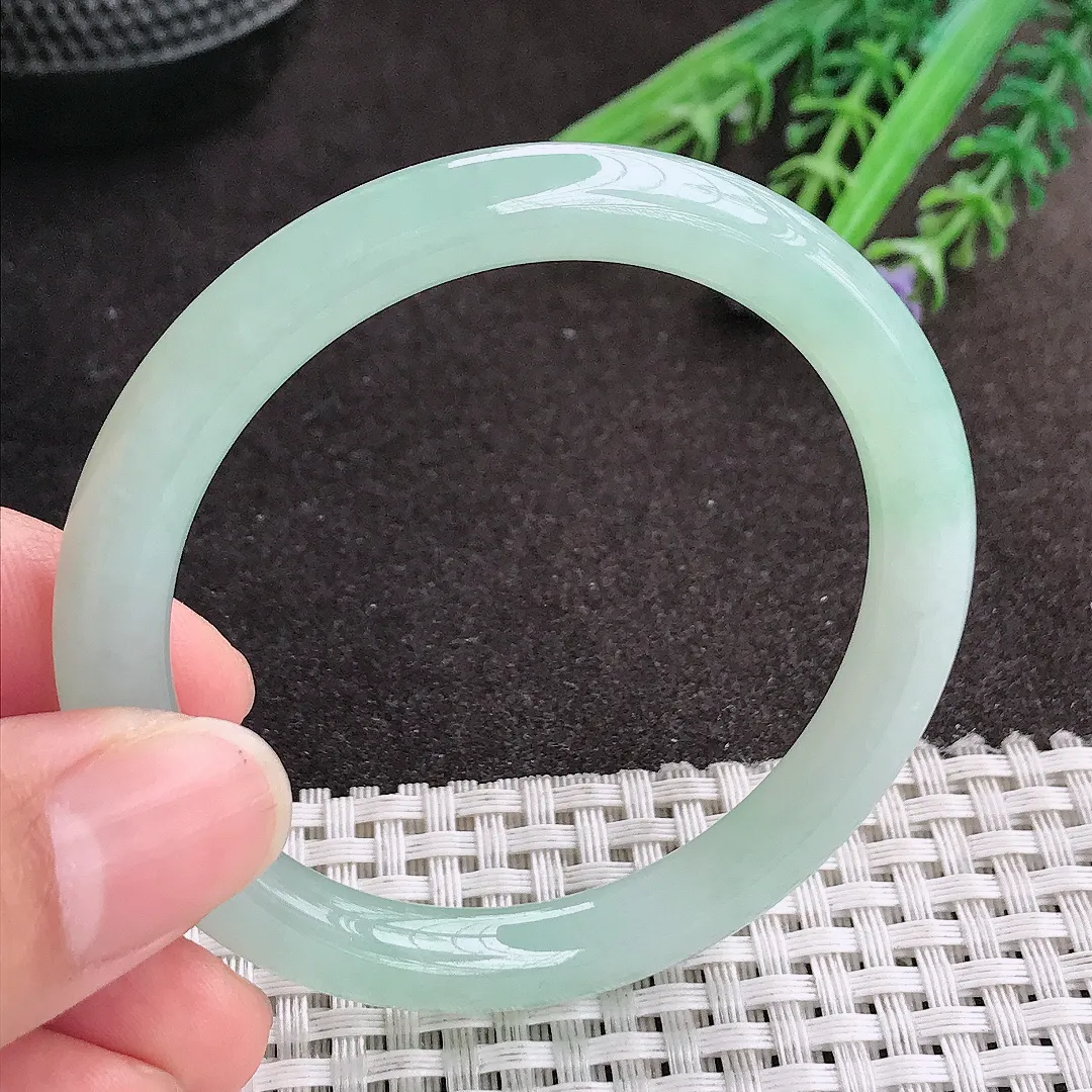 天然A货翡翠51.5/7.6/7.7老坑冰纯起胶冰晴绿圆条手镯小圈口细条玉镯