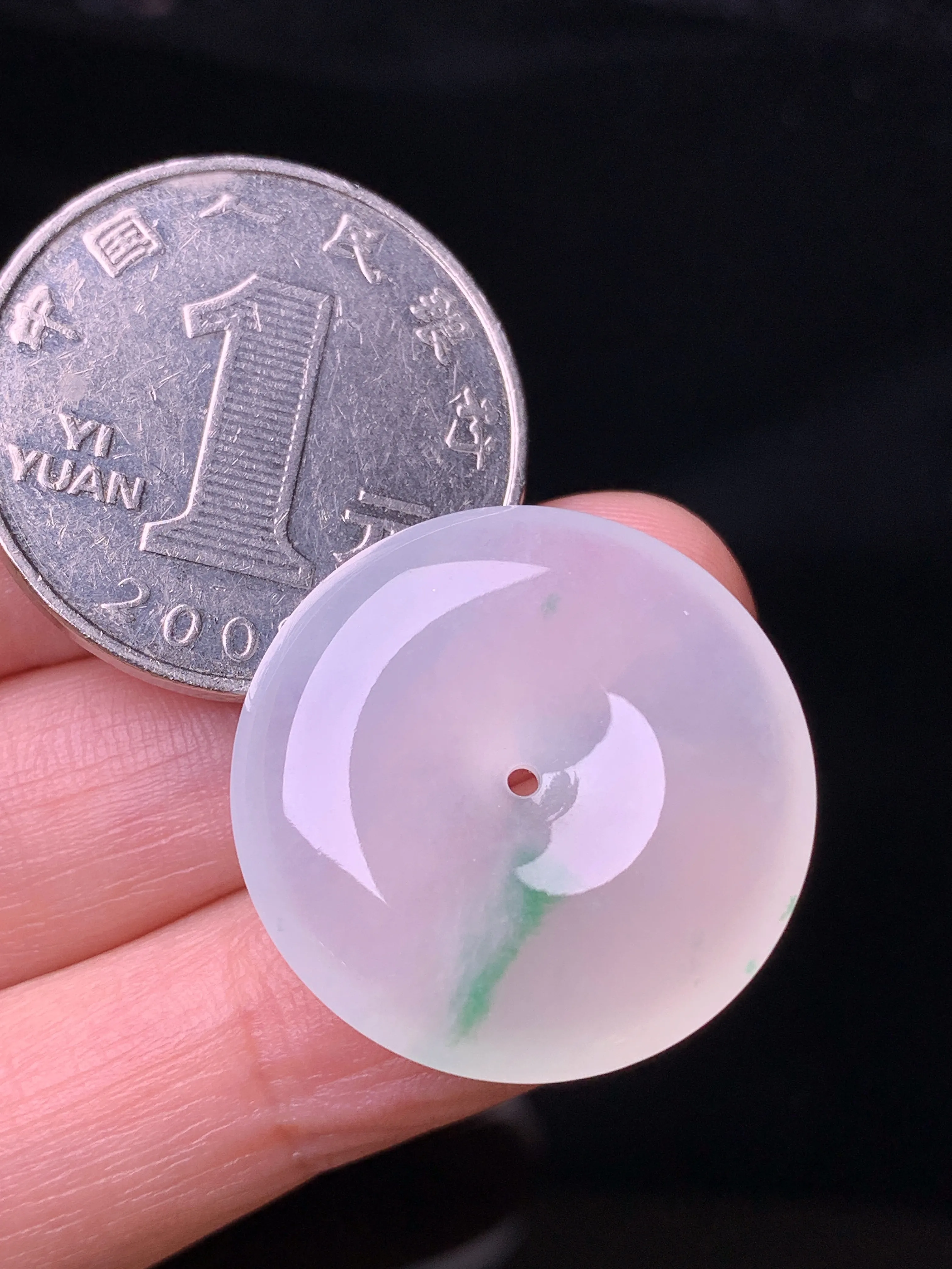 冰种平安扣吊坠 玉质细腻 水润亮眼 色泽艳丽 整体尺寸24.3*5.3