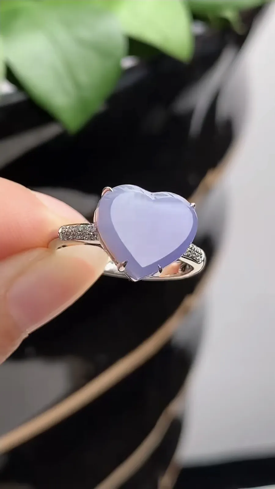 a货翡翠老坑种18K金伴钻镶嵌紫罗兰爱心戒指 圈口17.5裸石尺寸10.3×11.4mm 重量3.09g 1209