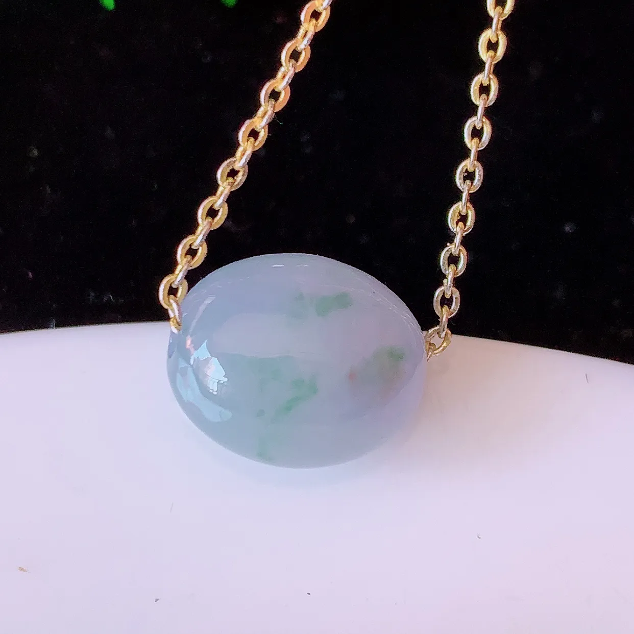 自然光实拍，冰紫罗兰飘花翡翠路路通吊坠，寓意好运连连，路路畅通，经典款式，财运滚滚，路路通，佩戴效果更好！配银链子#94.7