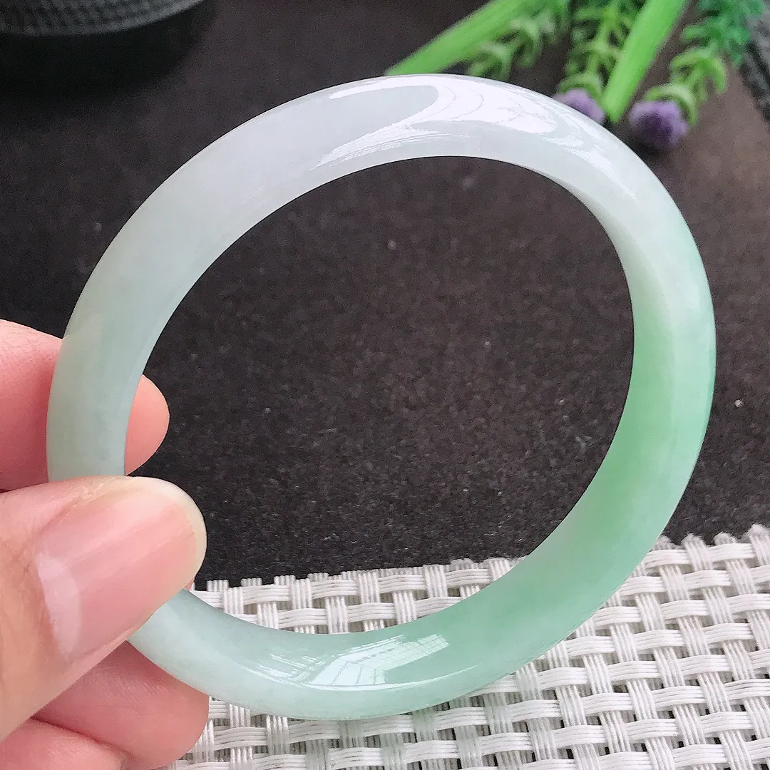 天然A货翡翠57.8/11.1/7.5老坑冰胶水灵冰晴绿手镯宽边玉镯