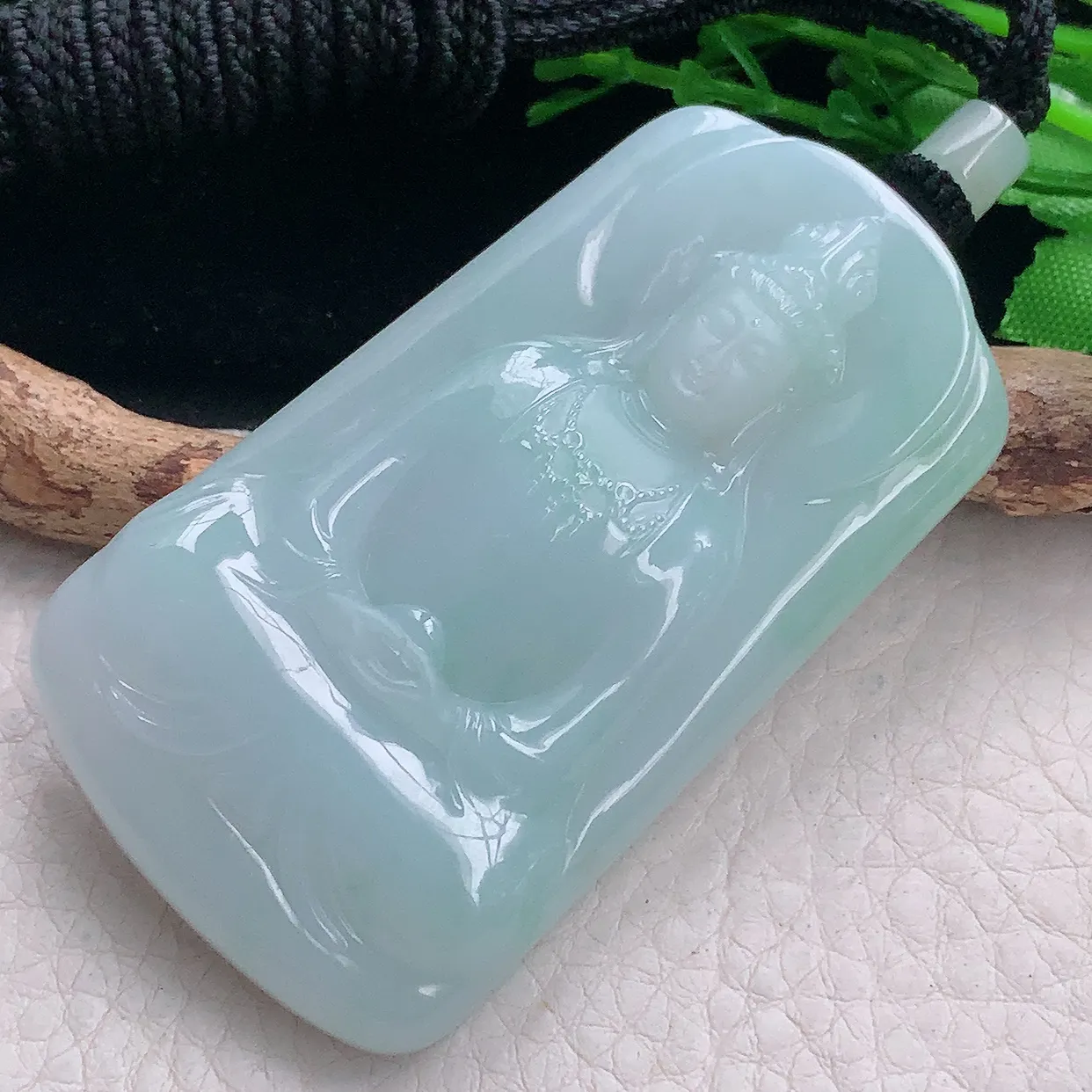 mut自然光66.5*38*9天然缅甸翡翠天空蓝韵正庄观音玉吊坠 玉挂件