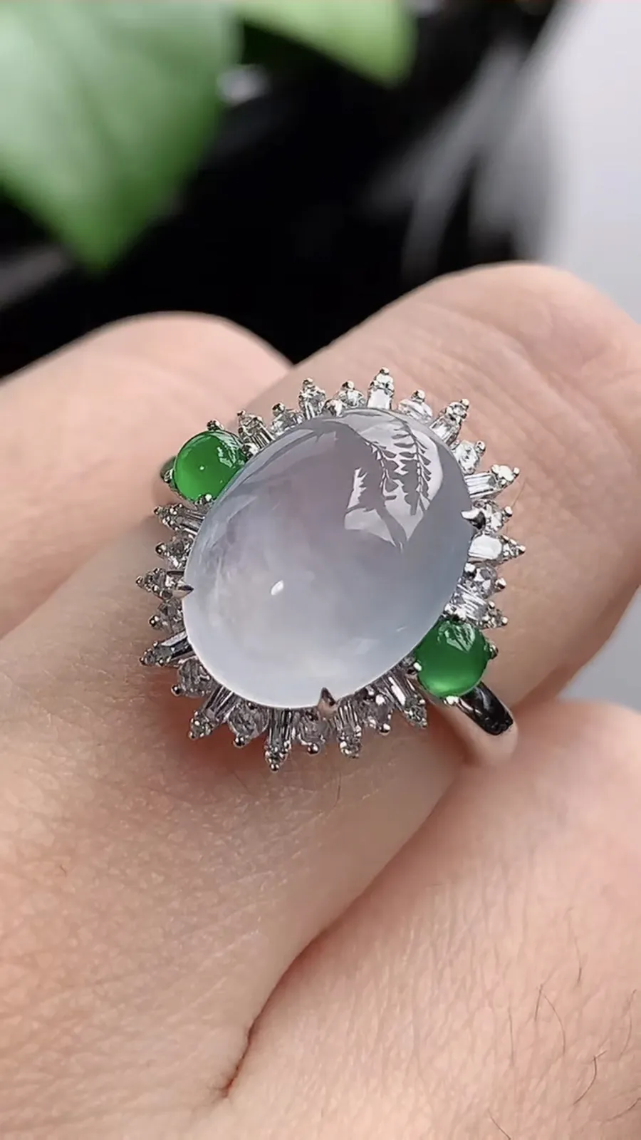 a货翡翠老坑冰种18K金伴钻镶嵌白月光蛋面戒指 圈口17.3裸石尺寸12.2×9.2mm 重量4.12g 1209