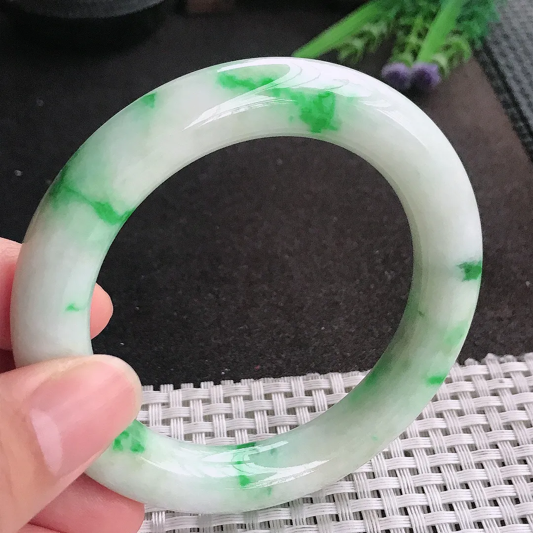 天然A货翡翠56.5/11.4老坑精美温润飘阳绿圆条手镯玉镯
