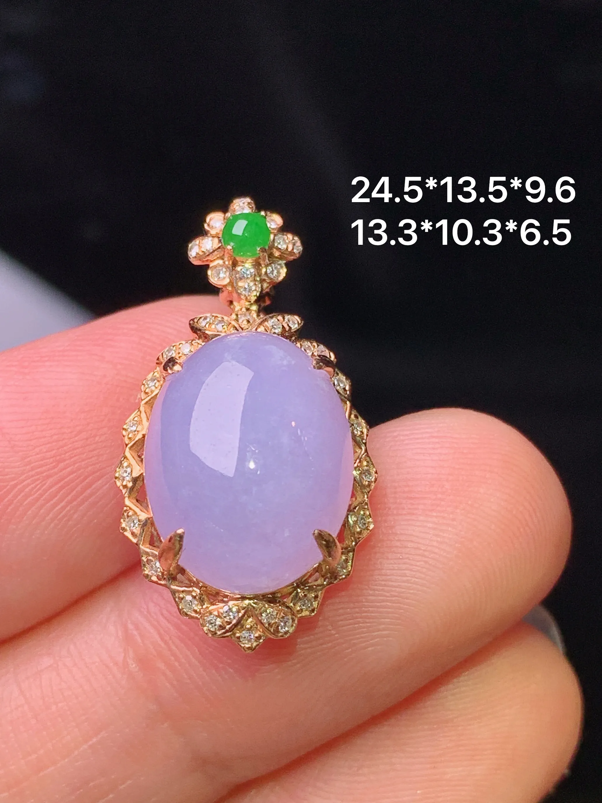 18k金钻镶嵌紫罗兰蛋面吊坠 玉质细腻 水润亮眼 色泽艳丽 整体尺寸24.5*13.5*9.6