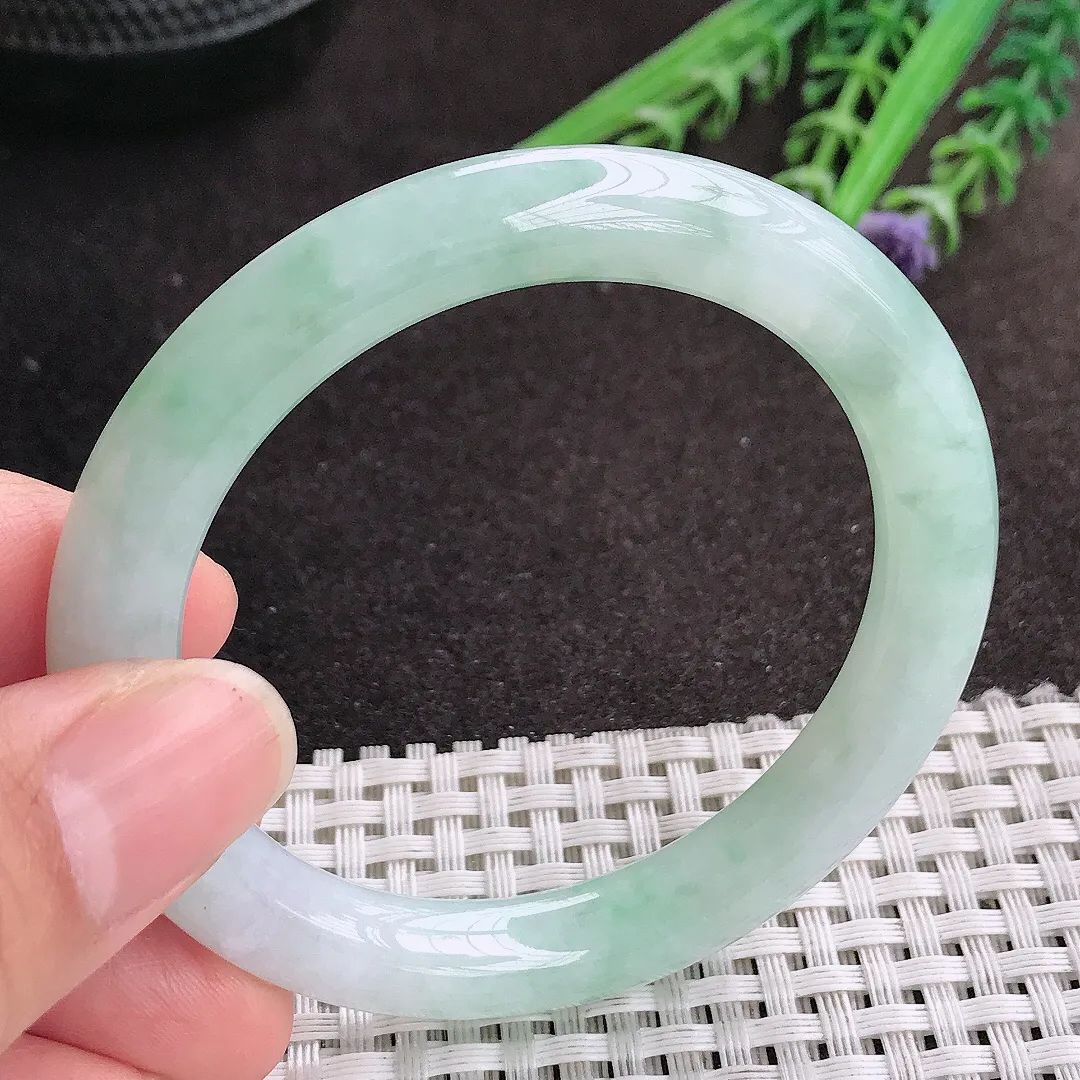 天然A货翡翠51.5/8.8小圈口老坑秀气冰润飘花圆条手镯玉镯