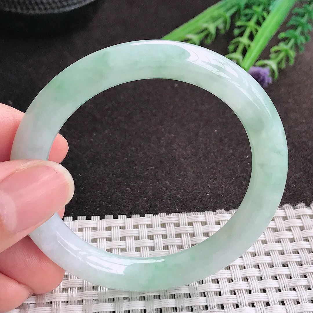 天然A货翡翠51.5/8.8小圈口老坑秀气冰润飘花圆条手镯玉镯