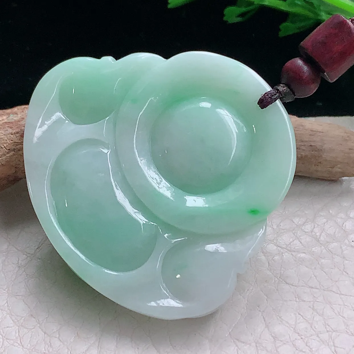 zen自然光42*45.6*12.5缅甸翡翠a货饱满飘绿大佛公 弥勒佛玉吊坠 玉挂件