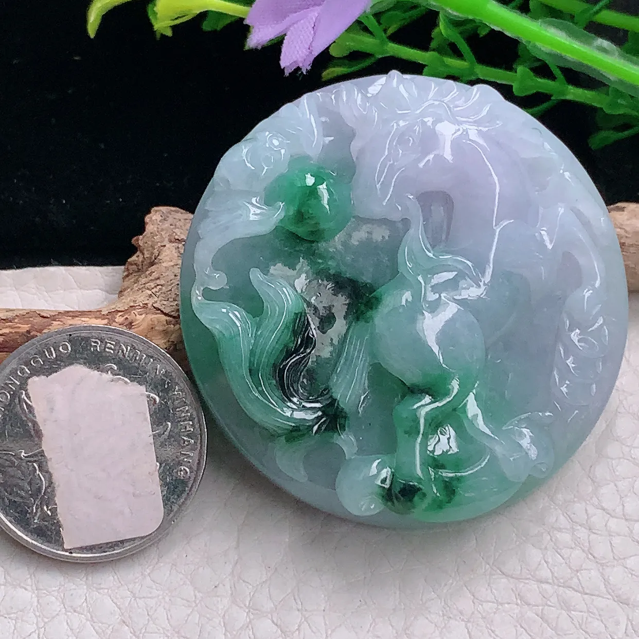 zen自然光48.8*12.8缅甸翡翠a货饱满飘花马上有钱 生肖马玉吊坠 玉挂件