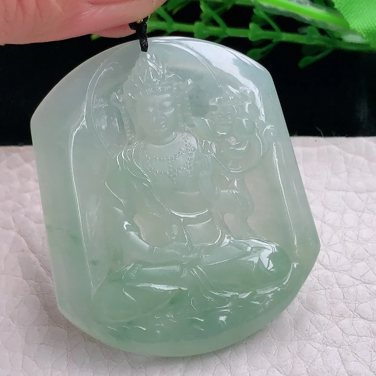 kh自然光51.6*43.9*5.3缅甸翡翠a货冰晴持莲观音 玉观音玉吊坠 玉挂件