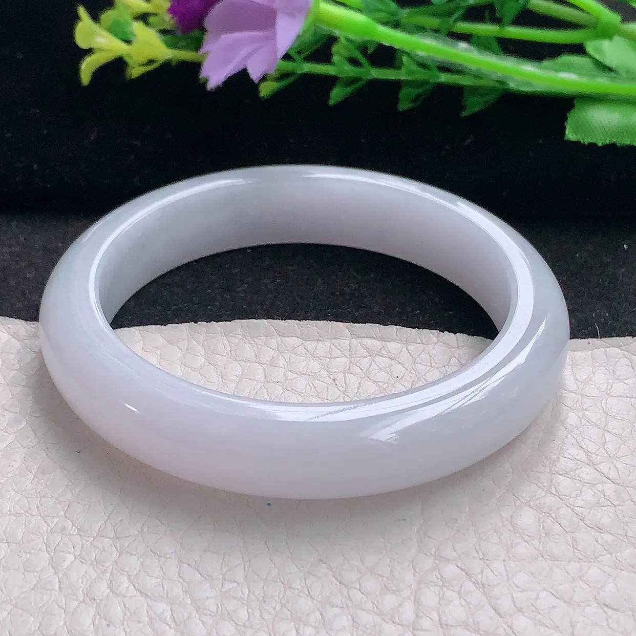 z自然光53.5*11.6*8平安镯 翡翠a货玉手镯淡紫秀气宽边珠宝玉手环