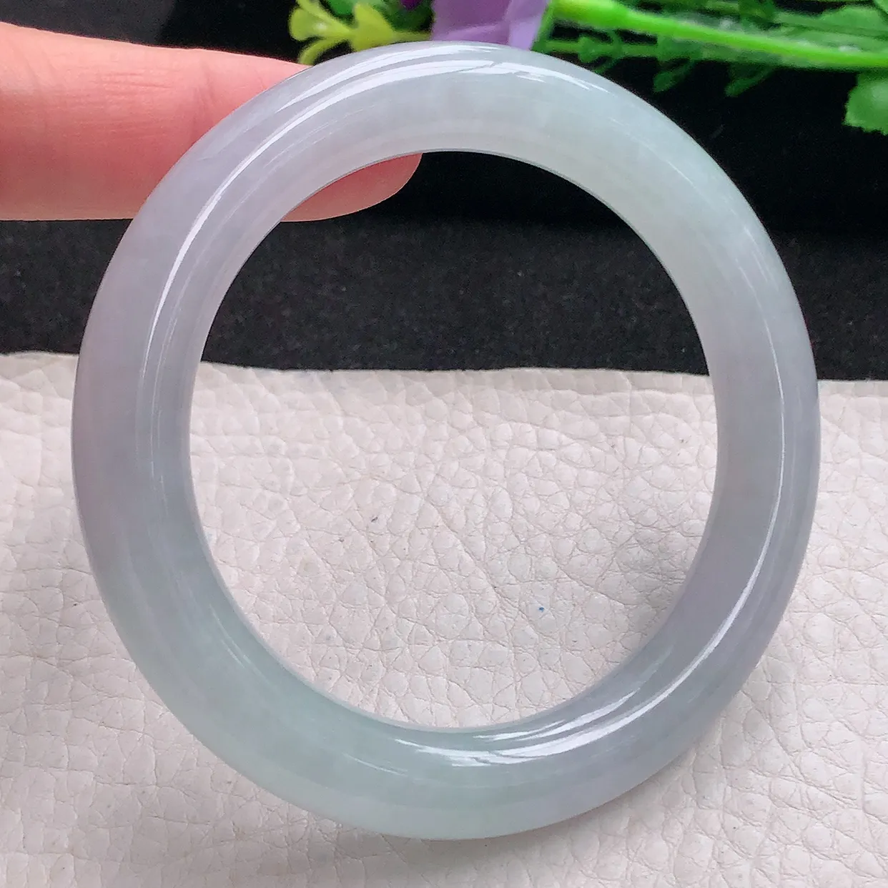 cc自然光56.6*10.5美人镯 翡翠a货玉手镯冰胶纯清爽圆条珠宝玉手环