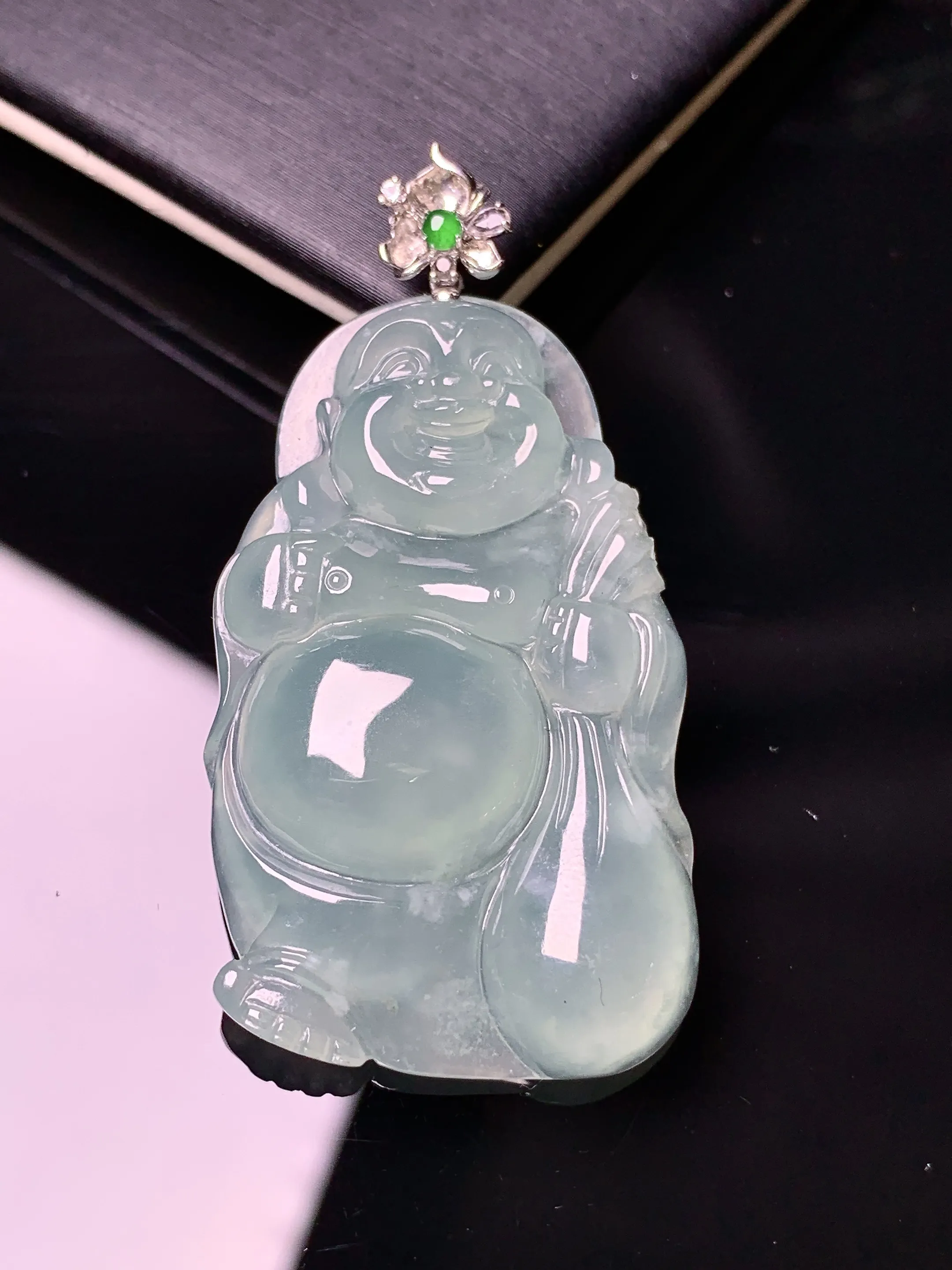 18k金镶嵌冰种佛公吊坠 玉质细腻 水润亮眼 色泽艳丽 整体尺寸48*24.5*5.8