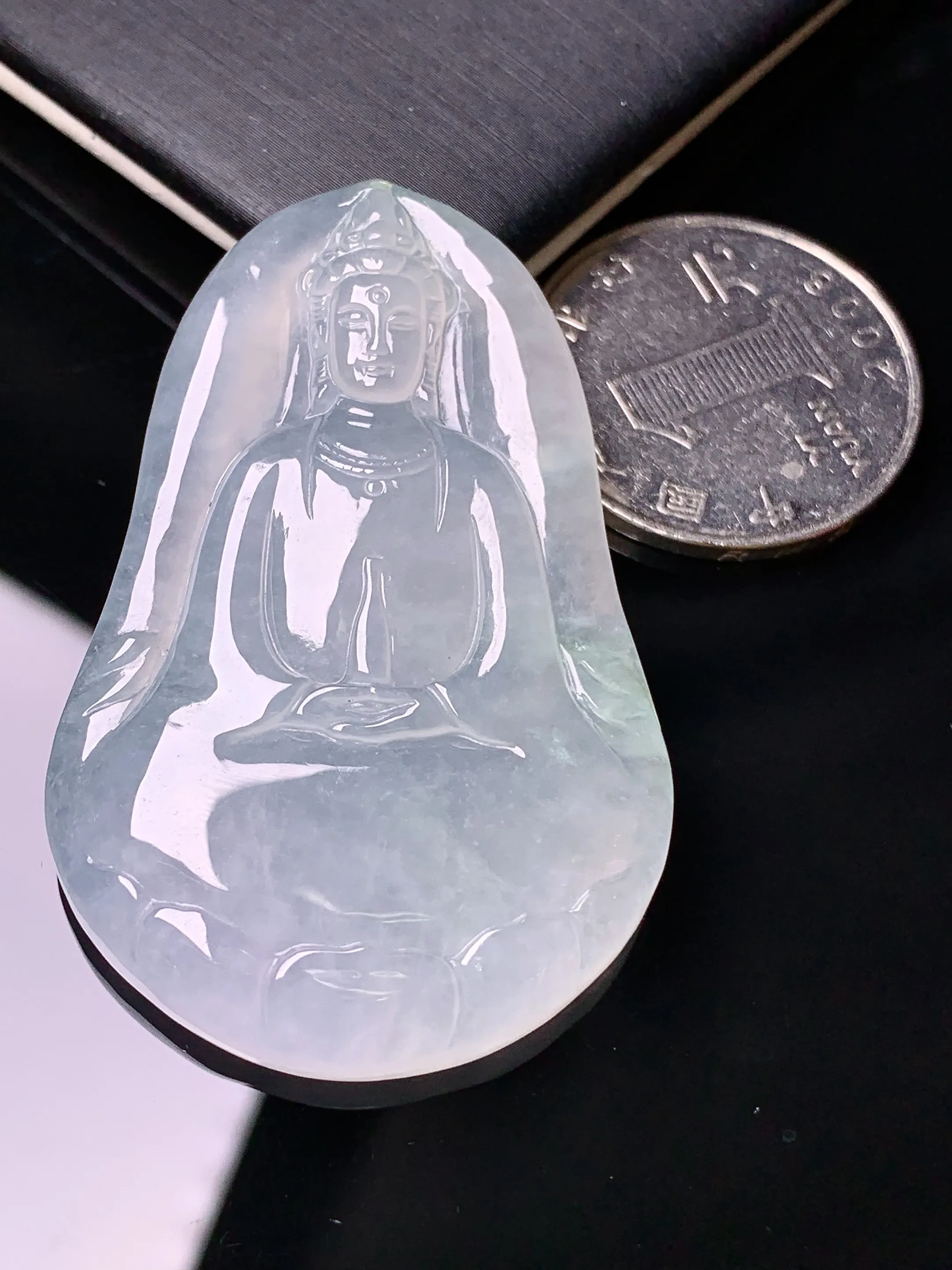 冰种观音菩萨吊坠 玉质细腻 水润亮眼 色泽艳丽 整体尺寸51*33*6